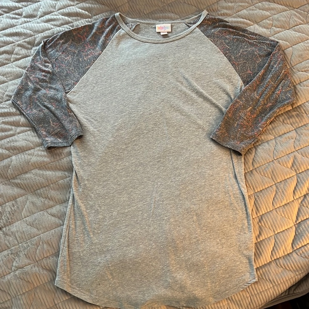 LuLaRoe Small 3/4 Length Sleeve Shirt